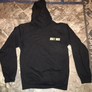 Men’s small guns and roses hoodie
